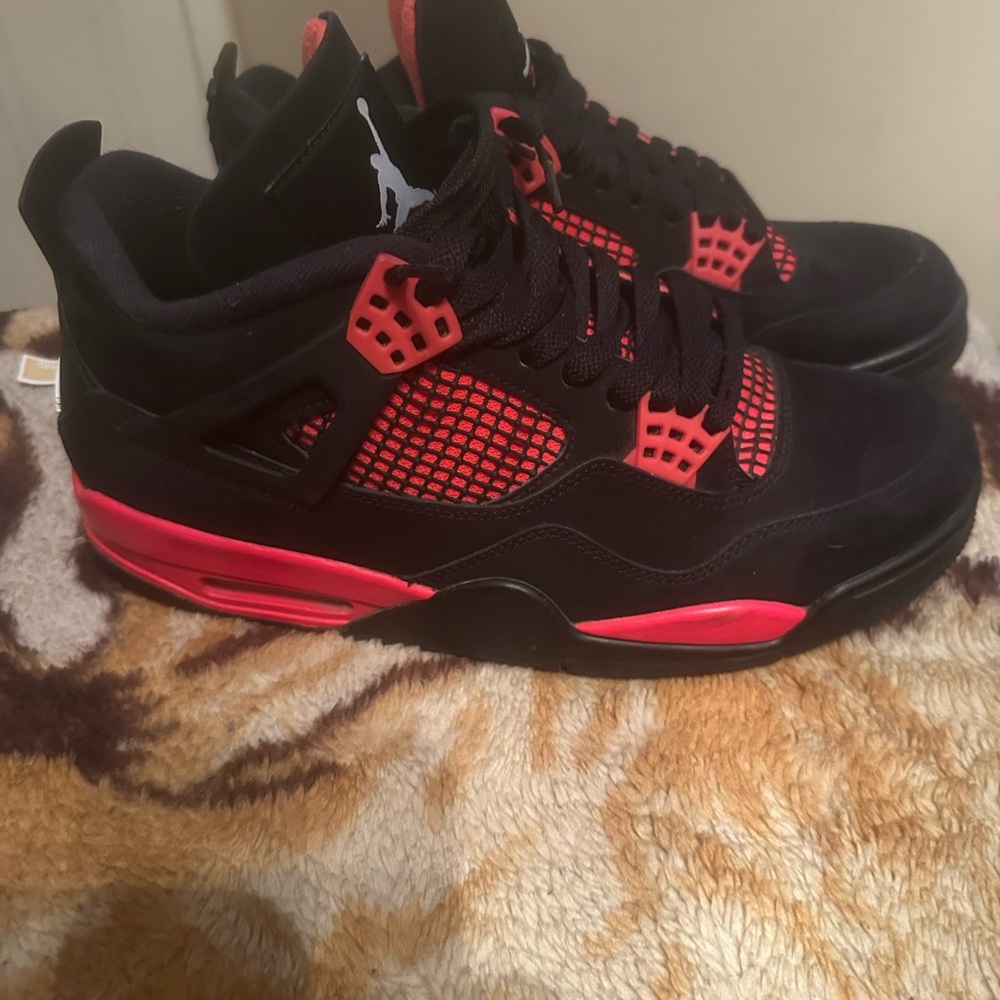 Jordan 4 Red Thunder